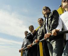 Uma comissão formada pelo deputado federal Zeca Dirceu e assessores parlamentares esteve nesta sexta-feira (30) no Porto de Paranaguá, para fazer uma visita técnica da Comissão de Viação e Transportes da Câmara dos Deputados. 