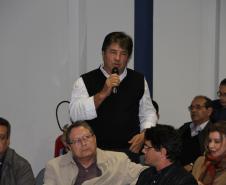 Representantes da comunidade portuária, empresários, autoridades públicas e a diretoria dos portos de Paranaguá e Antonina participaram ontem (5) de uma reunião para discutir o crescimento dos portos do Paraná