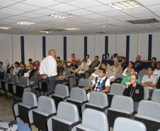 Curso de capacitação realizado no auditório Emir Roth esclarece a NR 12 para técnicos da área de Saúde, Segurança e Meio Ambiente que atuam na atividade portuária. 