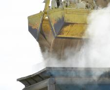 De janeiro a agosto de 2013, foram importadas 6,3 milhões de toneladas do produto, quantidade 12% superior ao mesmo período do ano passado. Melhorias logísticas permitiram que o tempo de espera dos navios diminuísse substancialmente 