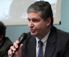 O superintendente dos portos de Paranaguá e Antonina, Luiz Henrique Dividino, também ressaltou a importância da discussão pública que seguirá ao anúncio. “Cabe a nós darmos nossa contribuição ao processo.  