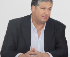 O superintendente dos portos de Paranaguá e Antonina, Luiz Henrique Dividino, participa de um ciclo de palestras que vai discutir a armazenagem e o escoamento de cargas da produção agrícola do Paraná. O evento, que ocorrerá em cinco cidades, começa nesta sexta-feira (01) por Ponta Grossa.