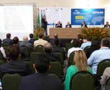 Representantes dos portos de Paranaguá, Santos, Rio Grande, Ceará e do Maranhão participaram, na manhã desta quinta-feira (21), em Fortaleza (Ceará), de um debate sobre a importância dos corredores de exportação no escoamento dos grãos no Brasil. O evento integra a programação do VIII Seminário SEP de Logística que acontece até amanhã (22), no Centro de Eventos de Fortaleza.