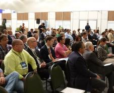 Representantes dos portos de Paranaguá, Santos, Rio Grande, Ceará e do Maranhão participaram, na manhã desta quinta-feira (21), em Fortaleza (Ceará), de um debate sobre a importância dos corredores de exportação no escoamento dos grãos no Brasil. O evento integra a programação do VIII Seminário SEP de Logística que acontece até amanhã (22), no Centro de Eventos de Fortaleza.