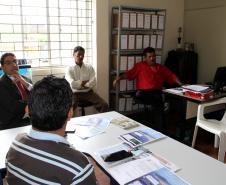 Esta semana, as equipes do Núcleo Ambiental da Administração dos Portos de Paranaguá e Antonina (Appa) e da DTA Engenharia iniciam as reuniões de comunicação com as comunidades pesqueiras de Paranaguá e Antonina. Até sexta-feira (29), os pescadores recebem informações sobre como será essa nova campanha de dragagem de manutenção dos portos do Paraná. 