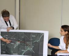 Esta semana, as equipes do Núcleo Ambiental da Administração dos Portos de Paranaguá e Antonina (Appa) e da DTA Engenharia iniciam as reuniões de comunicação com as comunidades pesqueiras de Paranaguá e Antonina. Até sexta-feira (29), os pescadores recebem informações sobre como será essa nova campanha de dragagem de manutenção dos portos do Paraná. 