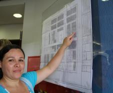 Sorteio é feito entre as 131 famílias previamente cadastradas para a definição da localização das casas no novo bairro. Com isso, estão sendo finalizadas as construções no bairro, que somam 232 moradias. Em 2014, outras 168 casas serão construídas.