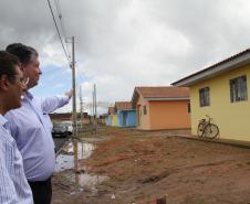 As casas são de mais uma etapa da realocação dos moradores que estão sendo retirados da Vila Becker, área de risco, próxima ao Porto de Paranaguá