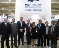Jacqueline Wendpap, nova diretora administrativa-financeira, com o secretário Pepe Richa, o Superintendente Luiz Henrique Dividino e demais diretores da Appa na Intermodal 2014. Os ex diretor e chefe de gabinete, Carlos Frísoli e Sebastião Medeiros, também prestigiaram o evento e aproveitaram para dar os cumprimentos à Dra Jaqueline.