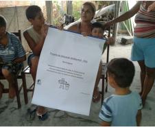 Com palestra e oficina, equipe do Programa de Educação Ambiental da dragagem propõe soluções aos problemas de saneamento básico levantados pela própria comunidade.