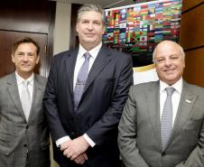 O superintendente dos portos de Paranaguá e Antonina, Luiz Henrique Dividino, participou nesta manhã (07), na sede da Associação Comercial de Curitiba (ACP), como palestrante convidado da reunião mensal do Conselho de Comércio Exterior e Relações Internacionais (Comex-RI) da ACP. 
