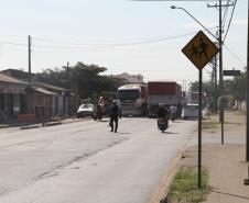 O Departamento de Estradas de Rodagem (DER), órgão ligado à Secretaria de Infraestrutura e Logística do Governo do Paraná (SEIL), acaba de finalizar o projeto recuperação do pavimento de concreto, readequação do sistema de drenagem e ciclovia da Av. Bento Rocha. 