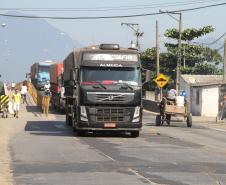 O Departamento de Estradas de Rodagem (DER), órgão ligado à Secretaria de Infraestrutura e Logística do Governo do Paraná (SEIL), acaba de finalizar o projeto recuperação do pavimento de concreto, readequação do sistema de drenagem e ciclovia da Av. Bento Rocha.