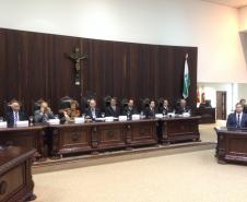 Os ministros do Supremo Tribunal de Justiça (STF) Paulo Dias de Moura Ribeiro, Marco Aurélio Mello, Fátima Nancy Andrighi, João Otávio Noronha, Luis Felipe Salomão e Enrique Ricardo Lewandowski participam neste sábado (31), em Curitiba, do seminário "Portos: um desfio histórico", promovido pela Escola da Magistratura do Paraná. O objetivo do encontro é discutir a nova lei dos portos que, na próxima semana, completa um ano de vigência.