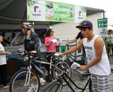 A exposição “Riquezas da Mata Atlântica”, com as espécies de animais típicos da região, fica aberta ao público até a próxima quinta-feira (12), no Porto de Paranaguá. Diversas escolas municipais e estaduais já se cadastraram para visitar a exposição e assistir aos filmes do Cinema Ambiental promovido pela Administração dos Portos de Paranaguá e Antonina (Appa).