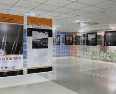 A Administração dos Portos de Paranaguá e Antonina (Appa) abre nesta segunda-feira (23), na sede do Porto de Paranaguá, a exposição “Jesus Santoro – A Revelação de Um Mestre”. Organizada pelo Museu da Imagem e do Som do Paraná (MIS/PR) a mostra tem curadoria do fotógrafo João Urban. 