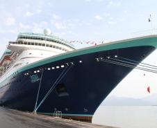 Chegando fora da temporada oficial, a embarcação permanece no Litoral paranaense por quase dois dias. Segundo a agência, a viagem não teria envolvimento com o próximo jogo do calendário da copa.