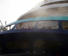 Chegando fora da temporada oficial, a embarcação permanece no Litoral paranaense por quase dois dias. Segundo a agência, esta parada não teria envolvimento com o próximo jogo do calendário da copa.