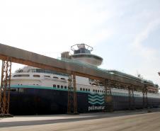 Chegando fora da temporada oficial, a embarcação permanece no Litoral paranaense por quase dois dias. Segundo a agência, esta parada não teria envolvimento com o próximo jogo do calendário da copa.