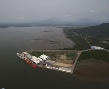 Uma nova ordem de serviço, publicada esta semana pela Administração dos Portos de Paranaguá e Antonina, divulga aumento na profundidade para as operações portuárias em Antonina. A partir de agora, os navios podem atracar com 7,80m de profundidade, 30 centímetros a mais do que era permitido.