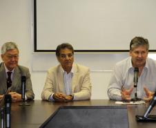  O secretário estadual de infraestrutura e logística, José Richa Filho, e o secretário estadual de planejamento, Cássio Taniguchi, participaram, na manhã desta terça-feira (18), em Paranaguá, da reunião do Grupo de Trabalho criado para analisar e propor adequações à poligonal do porto organizado à luz da nova lei dos portos.