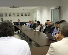  Este foi o terceiro encontro do grupo, criado em outubro, que irá propor um novo desenho da poligonal do Porto de Paranaguá, além de revisar os Planos de Desenvolvimento e Zoneamento dos portos de Paranaguá e Antonina (PDZPO)