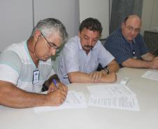 Nesta quarta-feira (26), a Terminais Portuários Ponta do Félix, empresa que opera no Porto de Antonina, assinou um convênio para repassar R$ 72 mil a duas associações de moradores do município. A verba será revertida, pelas entidades, em atendimento à população. Cada uma receberá R$ 36 mil, em três anos