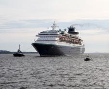 Com mais de três mil pessoas a bordo, Sovereign traz o maior número de passageiros e tripulantes já recebido em um único navio pelo Porto de Paranaguá.