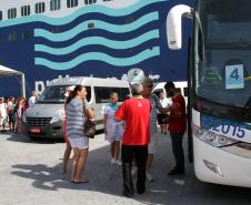Com mais de três mil pessoas a bordo, Sovereign traz o maior número de passageiros e tripulantes já recebido em um único navio pelo Porto de Paranaguá.