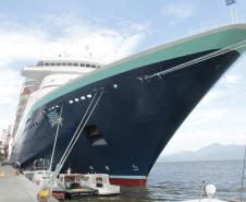 Porto de Paranaguá recebe navio com 2,6 mil turistas