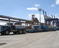 Porto de Paranaguá recebe peça de 185 toneladas para fábrica da Klabin