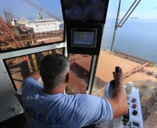 Porto de Paranaguá terá megaexportação de soja e milho