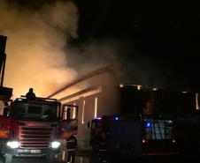 Apoio de voluntários foi fundamental para conter incêndio em Paranaguá