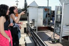 Alunos do curso técnico do Colégio Estadual Brasílio Machado, de Antonina, conheceram nesta sexta-feira (16) equipamentos de medição de qualidade do ar e acompanharam o monitoramento.