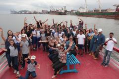 A empresa pública Portos do Paraná acaba de renovar o convênio do Projeto Porto Escola com os municípios de Paranaguá e Antonina. Com o ato desta terça-feira (10), a empresa dá continuidade à atividade que tem como objetivo abrir e aproximar ainda mais o porto da cidade. No programa, isso se dá através da educação. Em cinco anos, já são 9.561 alunos atendidos.