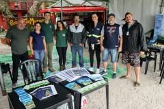 A empresa Portos do Paraná levou a ação a Encantadas. Os moradores tiveram acesso a exames clínicos e vacinação, além de corte de cabelo, aulas de xadrez, orientações sobre qualidade de vida e atividades físicas. A ideia é ampliar o projeto para outras comunidades em 2020. 