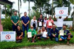 Moradores da Ilha do Teixeira receberam nesta quinta-feira (23) o certificado de conclusão do curso e um kit de ferramentas. O objetivo da ação da empresa Portos do Paraná é que os pescadores possam consertar e fazer a manutenção dos próprios barcos.