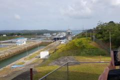 A empresa pública Portos do Paraná esteve presente no curso sobre o uso do Canal do Panamá como alternativa para o escoamento da produção até a Ásia, que começou segunda-feira e se encerrou nesta quarta-feira (4), na Cidade do Panamá. Nos três dias, representantes das autoridades portuárias de países da América Latina, agências e empresas do setor conheceram em detalhes este elo logístico mundial, vantagens e desvantagens dessa rota.