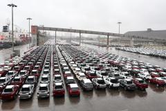 Depois de 45 dias sem movimentação de veículos, por conta da pandemia da Covid-19, os embarques de veículos para a América Latina começam a voltar ao ritmo normal. O porto paranaense receberá, nas próximas semanas, seis navios para exportar automóveis produzidos no Estado.