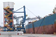 Nesta semana, começou a funcionar um novo shiploader, equipamento usado para carregar navios, no berço 206. Também está sendo instalado um novo guindaste móvel para descarga de fertilizante, nos berços 208, 209 e 211. 