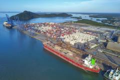 A área PAR12 fica no lado leste do cais, na retaguarda do Terminal de Contêineres de Paranaguá (TCP). Destinado para movimentação de veículos, o projeto prevê área de 74 mil metros quadrados e arrendamento no modelo greenfield, ou seja, sem estrutura física.