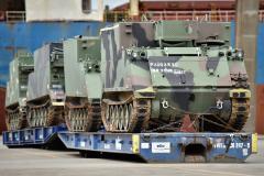 Trinta veículos foram doados pelos Estados Unidos ao Exército Brasileiro. Os tanques que vieram de Galveston, Texas, serão restaurados e modernizados para operações militares no País.