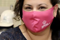 Para lembrar da importância de cuidar-se, como parte do empodeiramento delas, esta semana, a empresa pública distribuiu às quase 80 mulheres do quadro, máscaras cor de rosa, com um convite para a palestra, que encerra a ação na próxima quinta-feira, dia 29.