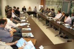 Governo e iniciativa privada se reunem