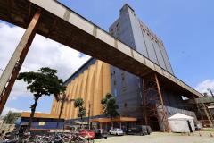 Desde março, mais de 1,2 milhões de triagens de saúde foram realizadas junto a caminhoneiros e trabalhadores no Porto de Paranaguá. Há atendimento com médicos e enfermeiros 24 horas, todos os dias, além de suprimentos como álcool em gel, máscaras, luvas, novas pias, chuveiros e serviço de desinfecção. 