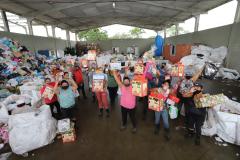 Natal Voluntário faz a alegria de 126 crianças em Paranaguá e Antonina