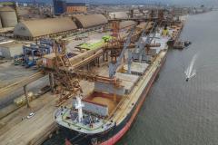 Estado mantém a 3ª posição no ranking nacional das exportações do setor em 2020. O Brasil somou US$ 100,81 bilhões no ano passado em vendas externas do agro, e o Paraná contribuiu com 13,18% do total. 