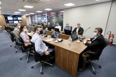 O diretor-geral Eduardo Nery e a diretora interina Gabriela Costa conheceram os planos de ampliação do terminal paranaense e o sistema do Corredor de Exportações, único no Brasil.