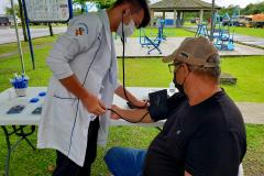 Organizado e coordenado pela empresa pública Portos do Paraná, o evento ofereceu aos caminhoneiros serviços do Detran-PR, do Serviço Social do Transporte e do Serviço Nacional de Aprendizagem do Transporte (Sest/Senat), da Global Saúde, além de orientações sobre trânsito, meio ambiente, segurança e corte de cabelo.