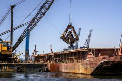 A etapa de perfurações e detonações das obras de derrocagem da Pedra da Palangana foi concluída pela Portos do Paraná nesta semana. A obra segue com a remoção, britagem e destinação das rochas aos sete municípios do Litoral do Estado. A previsão é que as atividades estejam 100% concluídas até janeiro de 2022.